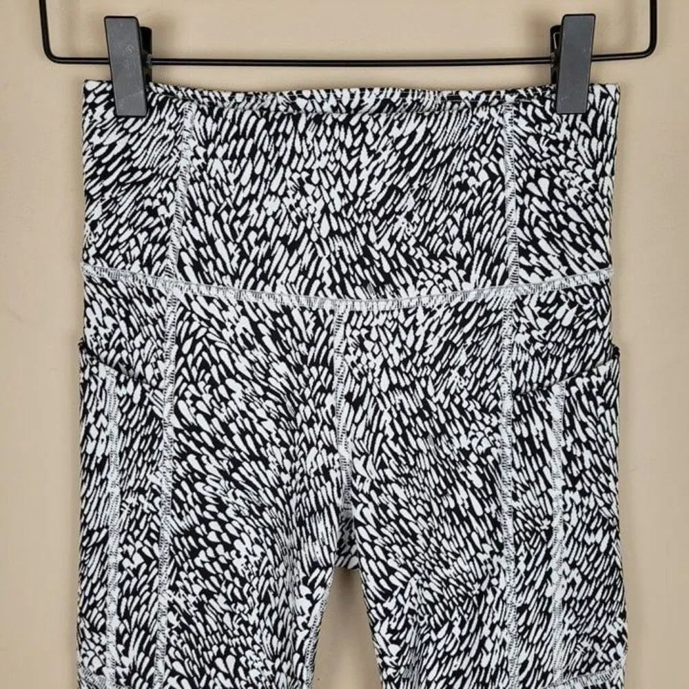 Athleta Size XS Ultimate Stash Textured 7/8 Tight Leggings Tailwind Black White - Picture 4 of 12